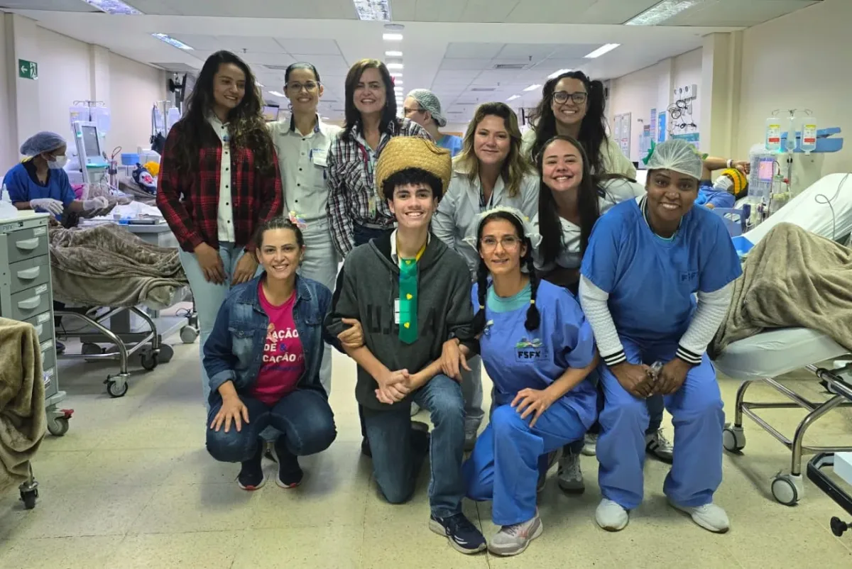PACIENTES DA HEMODIÁLISE RECEBEM TOUCAS E PARTICIPAM DE ARRAIÁ EM AÇÃO HUMANIZADA DO HOSPITAL MÁRCIO CUNHA 2 Acao Hemodialise 6 e1782573062377