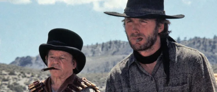 CLINT EASTWOOD: 10 FILMES ESSENCIAIS DE UMA LENDA DO CINEMA 5 O Estranho sem Nome 1973 Divulgacao Universal Pictures