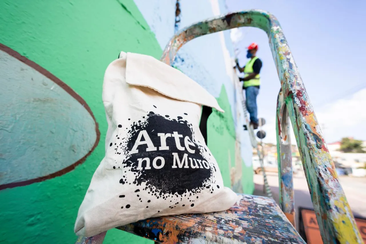 OFICINAS DE GRAFITE MUDAM PAISAGENS DE ITABIRA E IPOEMA 1 Preparacao dos muros para Oficina de Grafite em Itabira Fotos Nilmar Lage 5