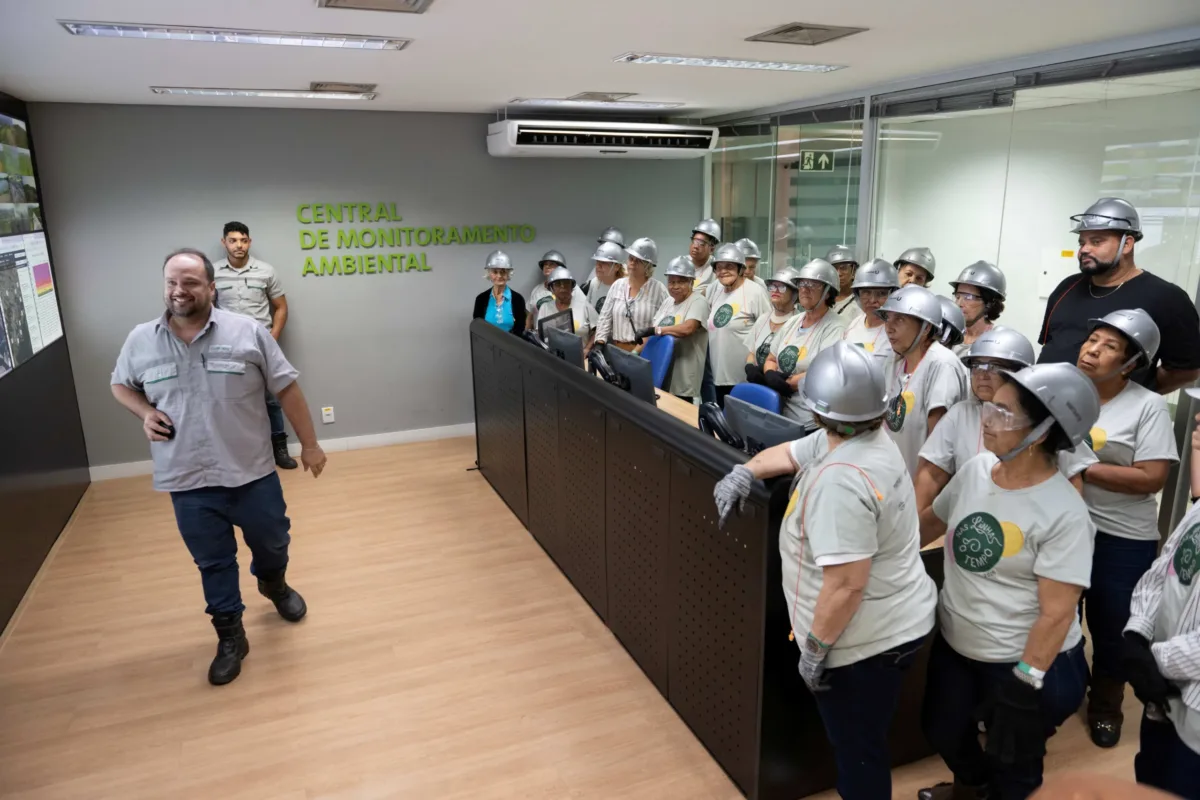 MULHERES DO VILA IPANEMA TÊM PRIMEIRA AULA DO PROJETO NAS LINHAS DO TEMPO 1 Visita Usiminas022 scaled e1781110244541
