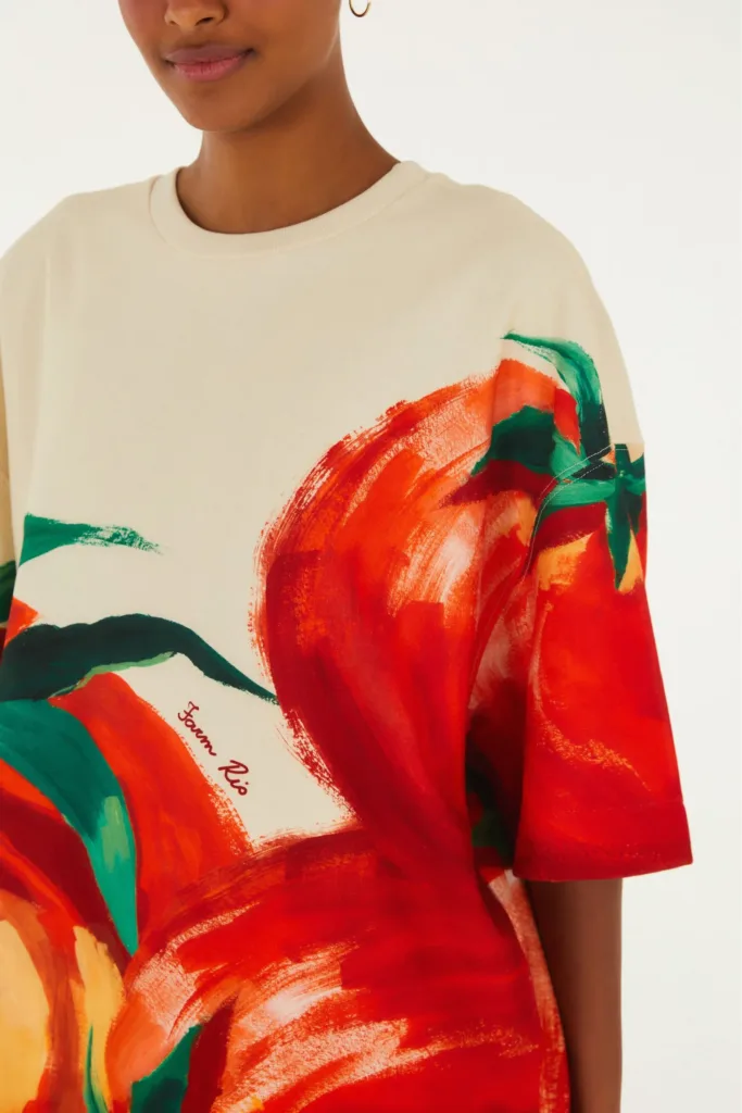 FRUTAS INVADEM A MODA (E A DECORAÇÃO) A TENDÊNCIA MAIS SABOROSA DA TEMPORADA 1 367055 57860 2 TSHIRT MOLETOM MAXI TOMATES
