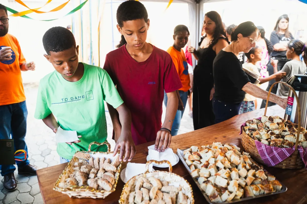 MOSTRA CULTURAL ARTBEM MARCOU NOVO MOMENTO DE PRODUÇÃO ARTÍSTICA EM ANTÕNIO DIAS 2 Degustacao de paes artBEM Antonio Dias 11 07 26 ©Pablo Bernardo e1784074112824