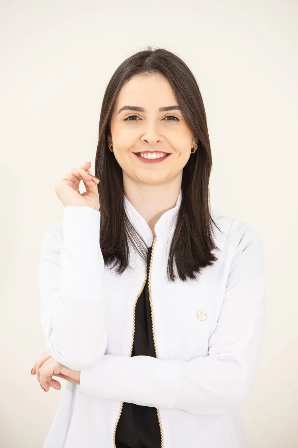DIA DOS AVÓS: PREVENÇÃO DE QUEDAS É ESSENCIAL PARA PRESERVAR A AUTONOMIA E A QUALIDADE DE VIDA DOS IDOSOS 2 Dra. Karen Moraes