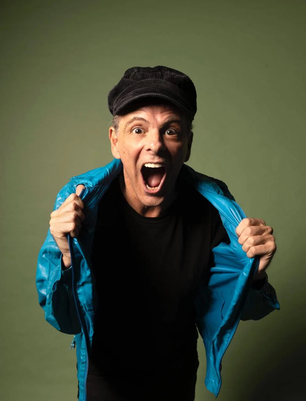PRAÇA DA ESTAÇÃO RECEBE RODRIGO SANTOS, EX-BARÃO VERMELHO, NA FESTA DE 58 ANOS DA RÁDIO EDUCADORA 1 Praca da Estacao recebe Rodrigo Santos ex Barao Vermelho na festa de 58 anos da Radio Educadora 1