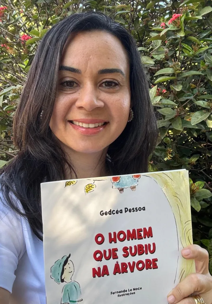 LANÇAMENTO DO LIVRO: O HOMEME QUE SUBIU NA ÁRVORE NO SALÃO DO LIVRO DE IPATINGA 1 foto livro 1