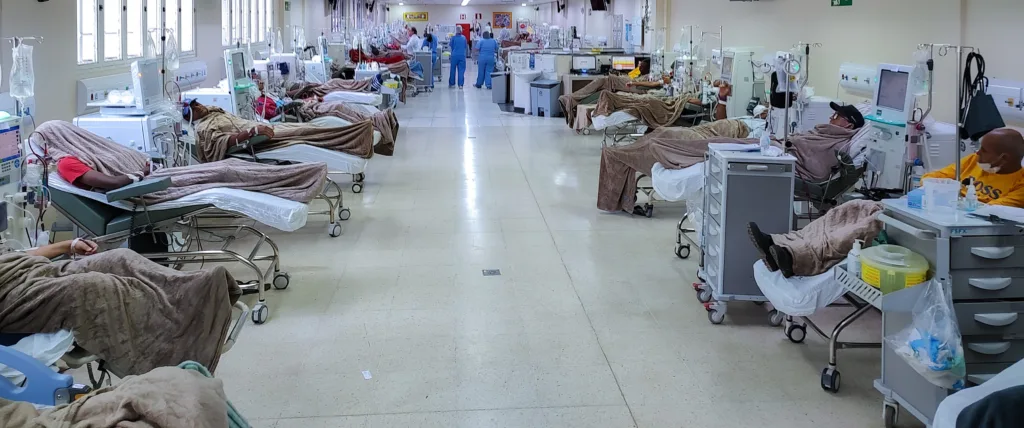 HMC OFERTA TRATAMENTO DE ALTA COMPLEXIDADE A CENTENAS DE PACIENTES RENAIS DO SUS DO VALE DO AÇO E DE MUNICÍPIOS VIZINHOS 2 Centro de Terapia Renal HMC I