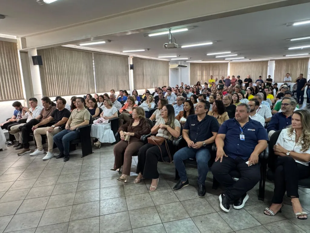 ACIAPI-CDL LANÇAM 15º EDIÇÃO DO PRÊMIO NOTORIUS 5 Qualquer empresa de Ipatinga ou associada a Aciapi CDL podera se cadastrar para participar da pesquisa