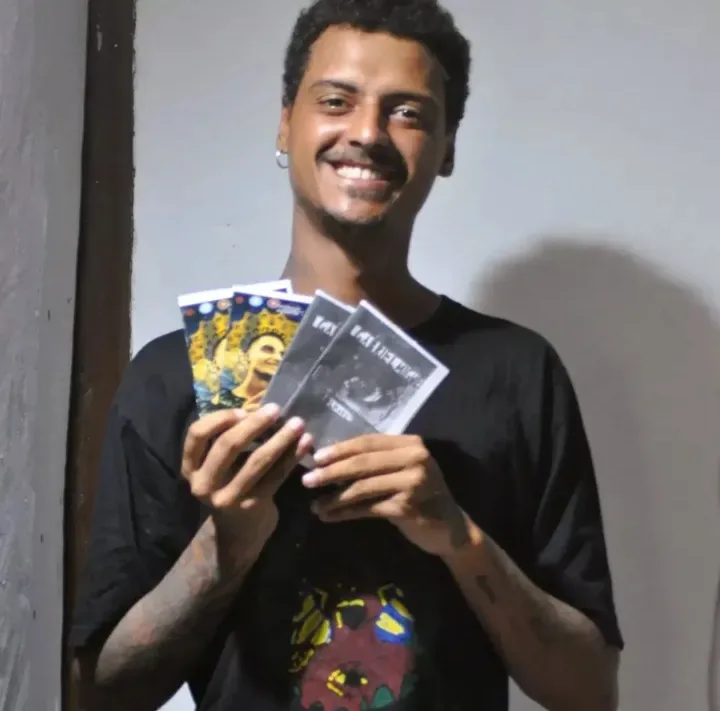 GABRIEL POETA QUEBRA BARREIRAS DA VENDA ONLINE E VAI DE ENCONTRO AO LEITOR 1 GABRIEL POETA QUEBRA BARREIRAS DA VENDA ONLINE E VAI DE ENCONTRO AO LEITOR