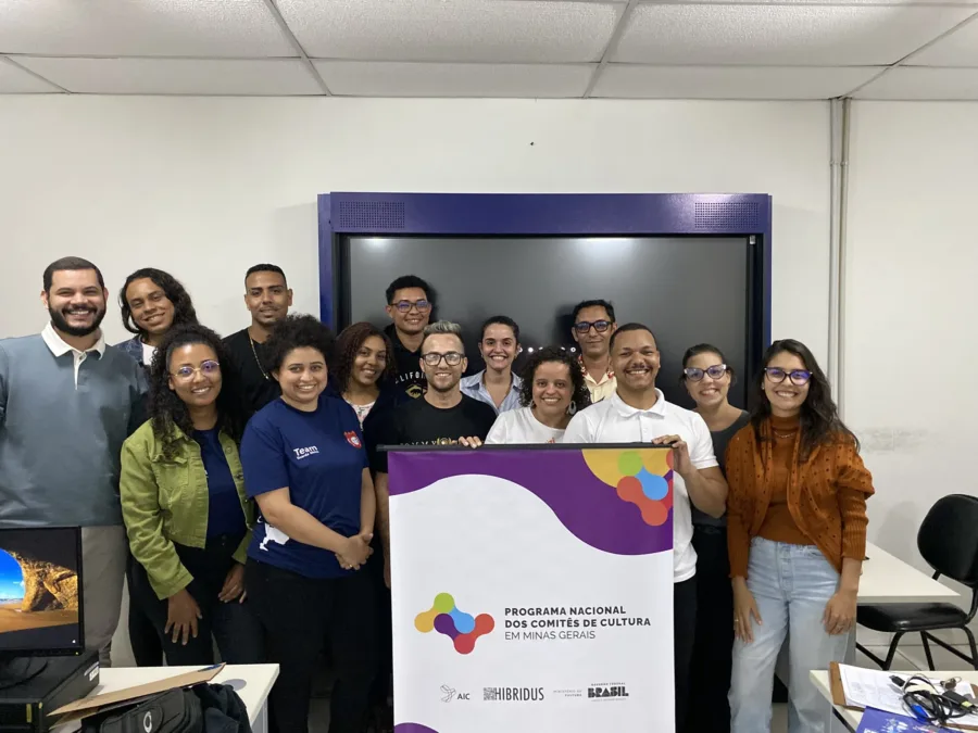 COMITÊ DE CULTURA PROMOVE FORMAÇÃO SOBRE FOMENTO CULTURAL DURANTE A 7ª PARADA DE TIMÓTEO 1 7ª PARADA DE TIMÓTEO