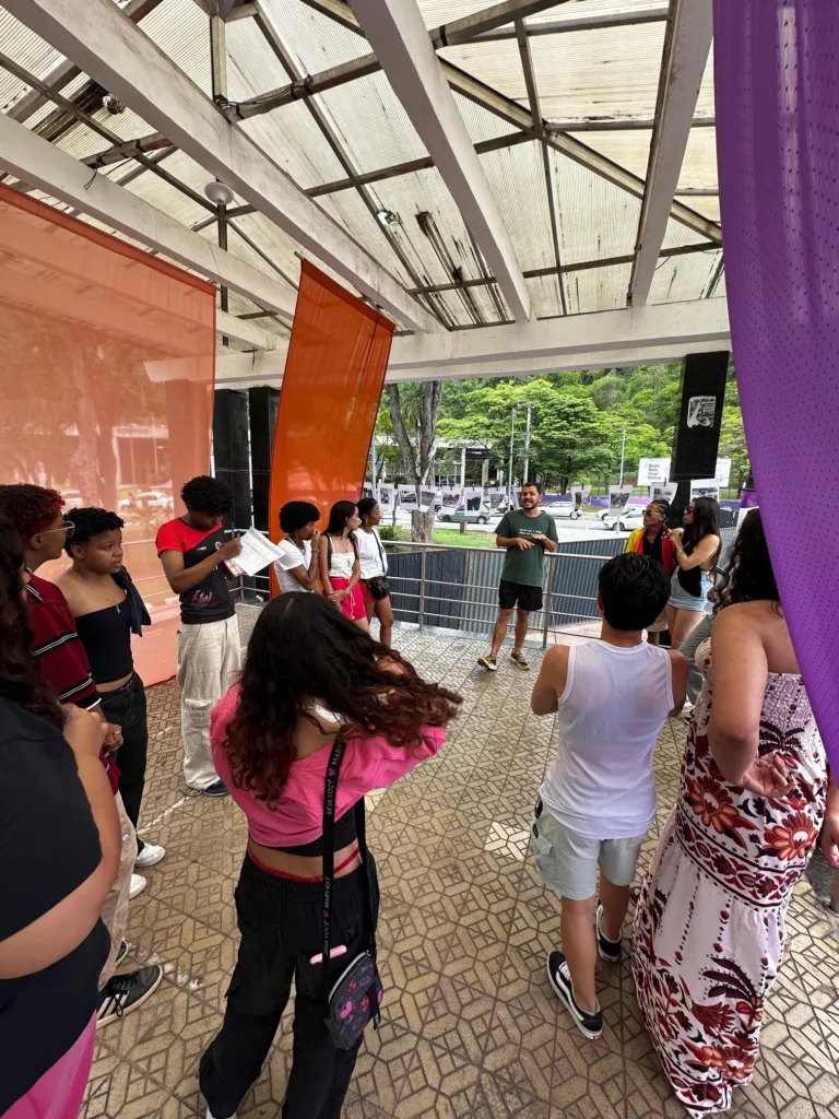 GALERIA OLHO RECEBE OFICINAS DE FOTOGRAFIA E MAQUIAGEM NA 7ª PARADA LGBTQIAPN+ DE TIMÓTEO 2 Oficina de fotografia Teuller Morais